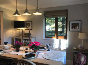 Rural Cottage, lovely views near Tenterden & Chapel Down